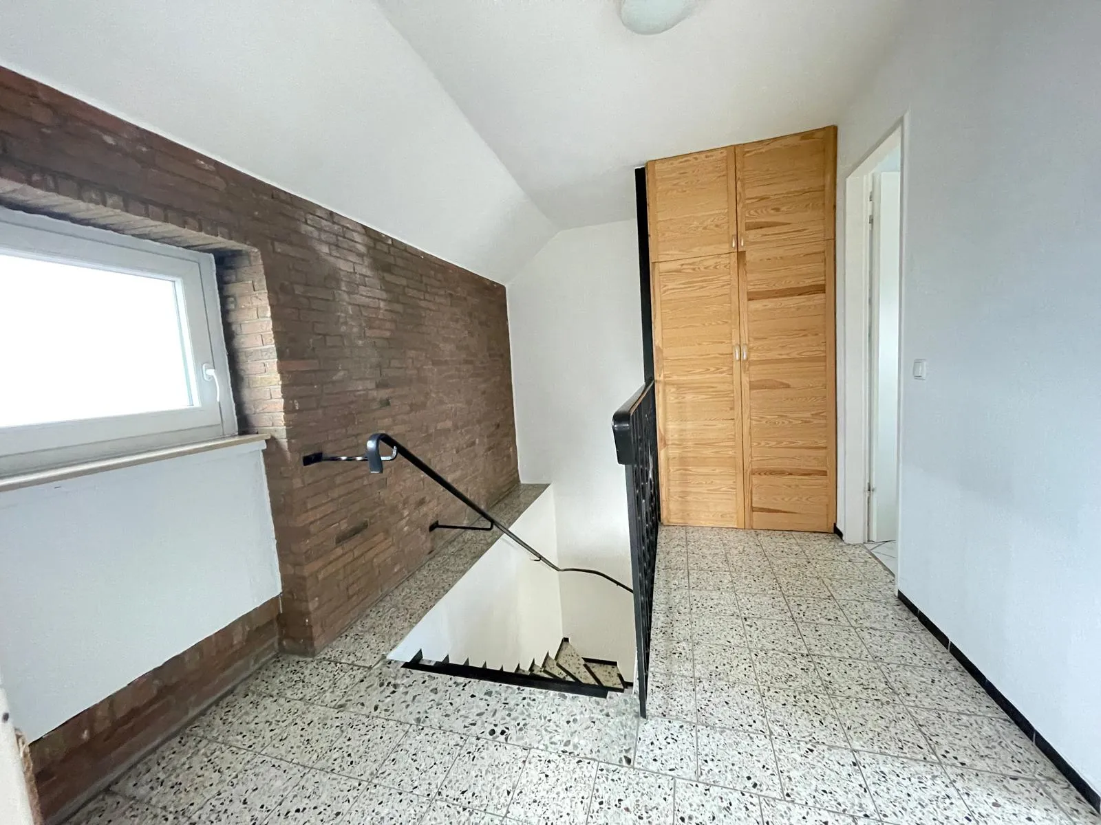 Raiffeisenstraße 49 · Wohnung 1 — Flur & Treppenhaus 1