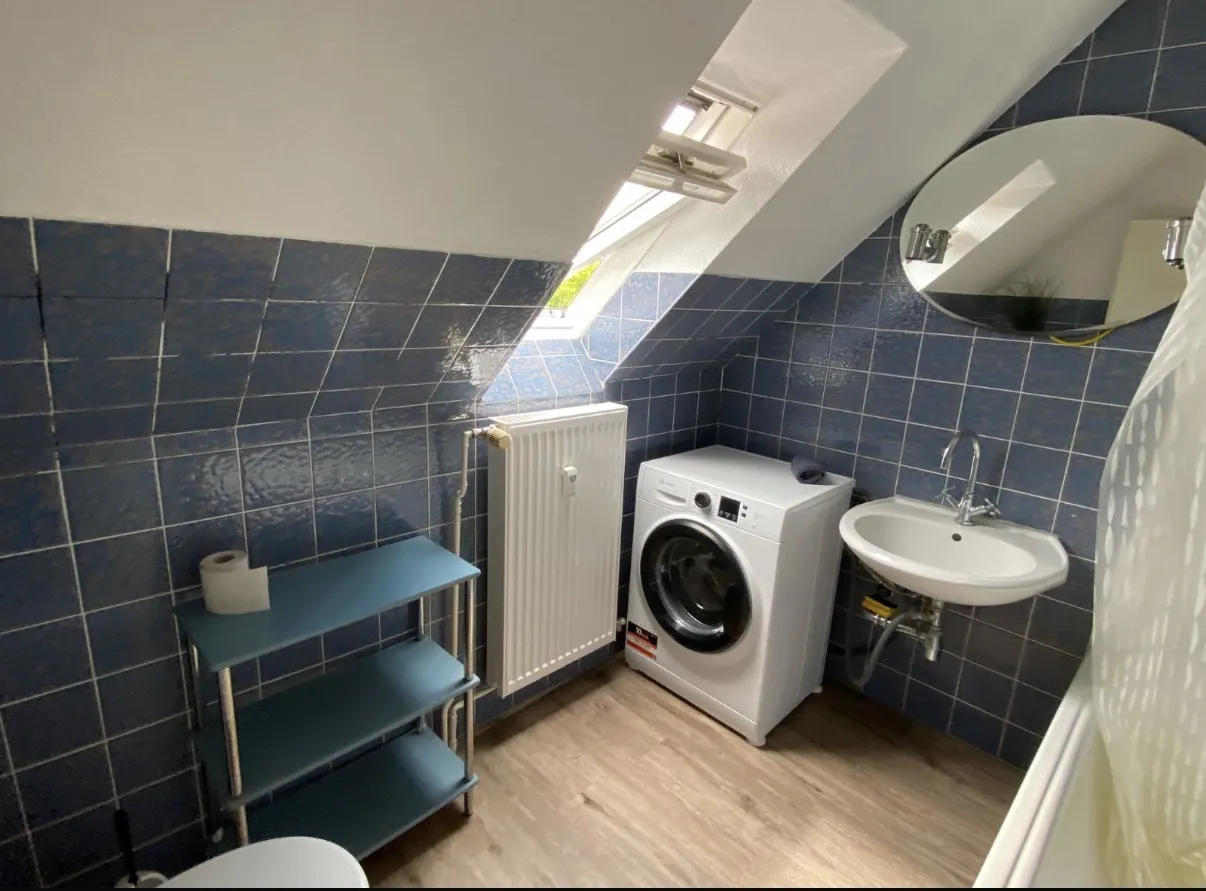 Raiffeisenstraße 49 · Wohnung 2 — Bad 2